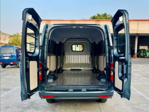 thaco_van_2_chỗ_màu_xanh